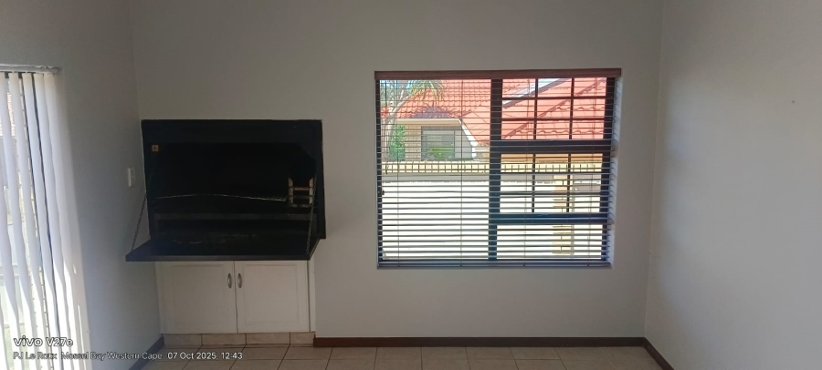 To Let 3 Bedroom Property for Rent in Linkside Western Cape